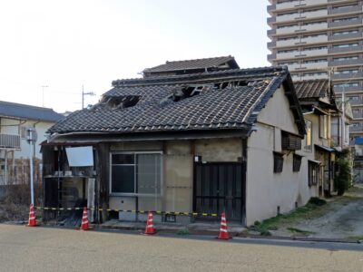 老朽化した家屋